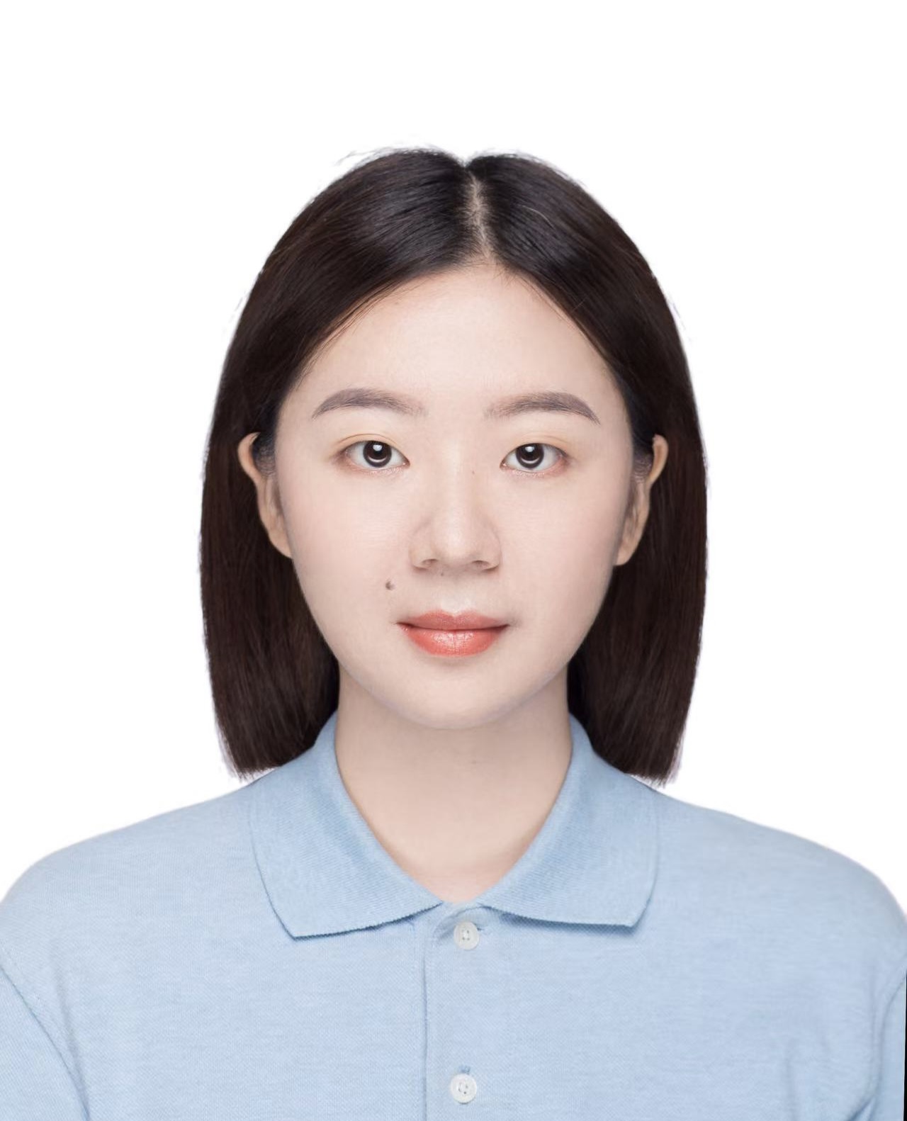 黄瑛，电子信息学院辅导员。