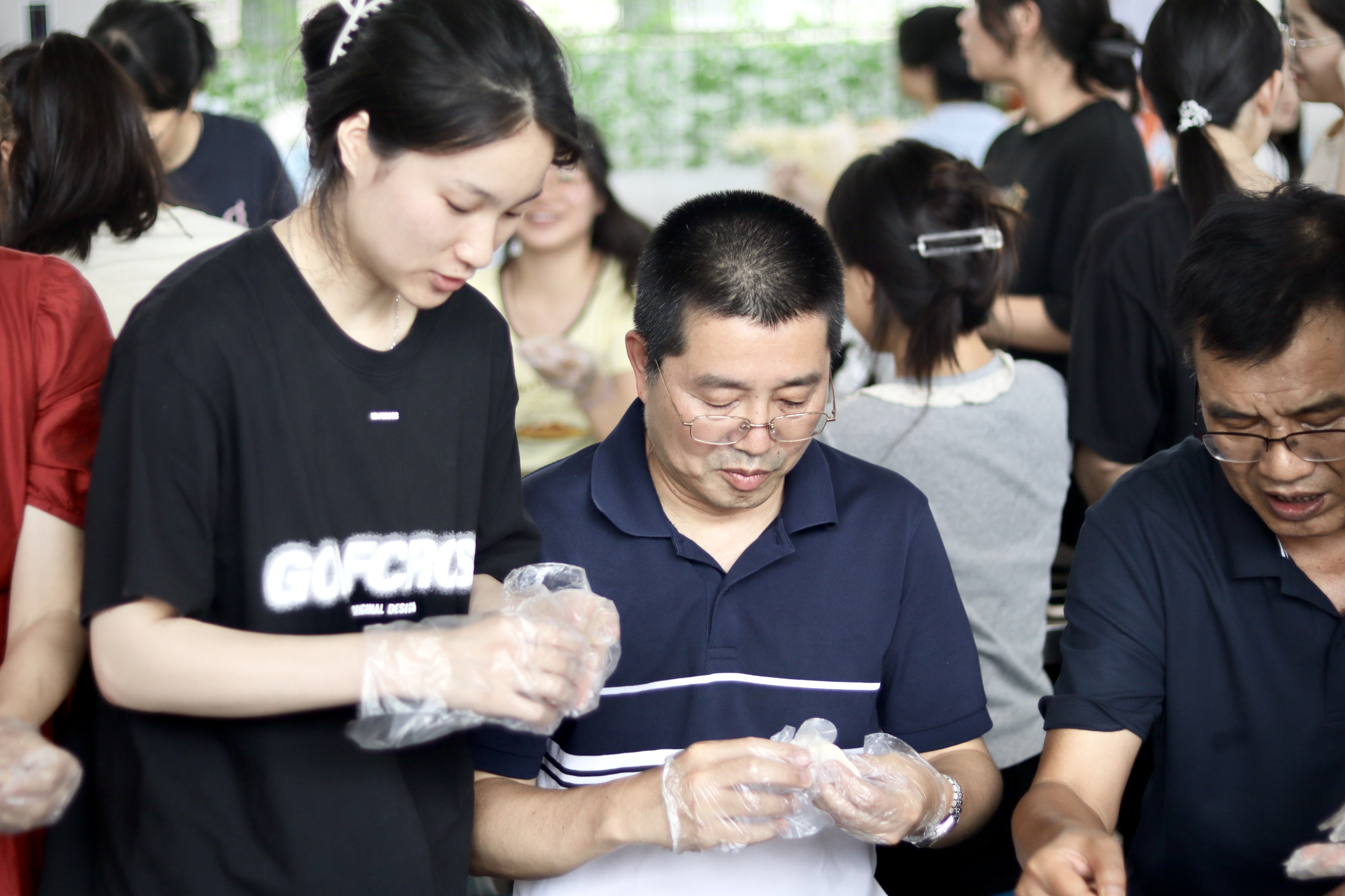 2025爱生节包饺子（1）